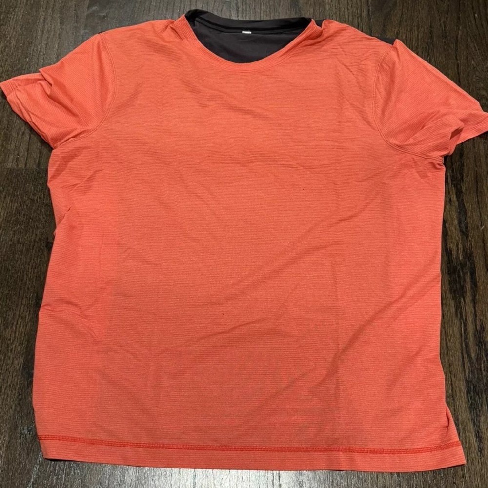 Lululemon Men’s Orange/Gray Precision Tee. Size XXL
